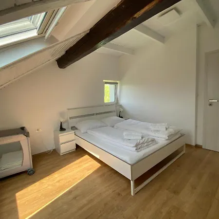 Ada - 4 Cosy Apartmán