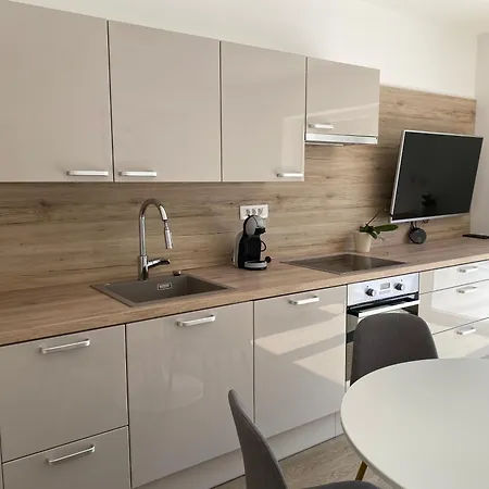Ada - 4 Cosy Apartmán *