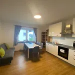 Ada - 4 Cosy Lägenhet Ljubljana